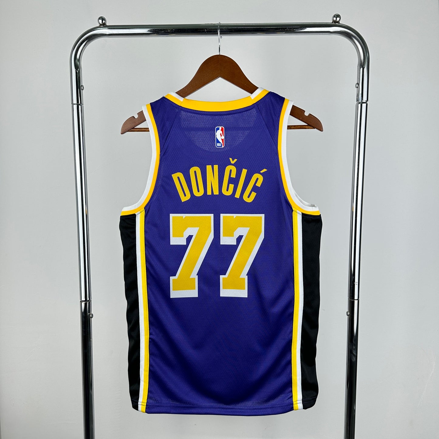 Los Angeles Lakers 24